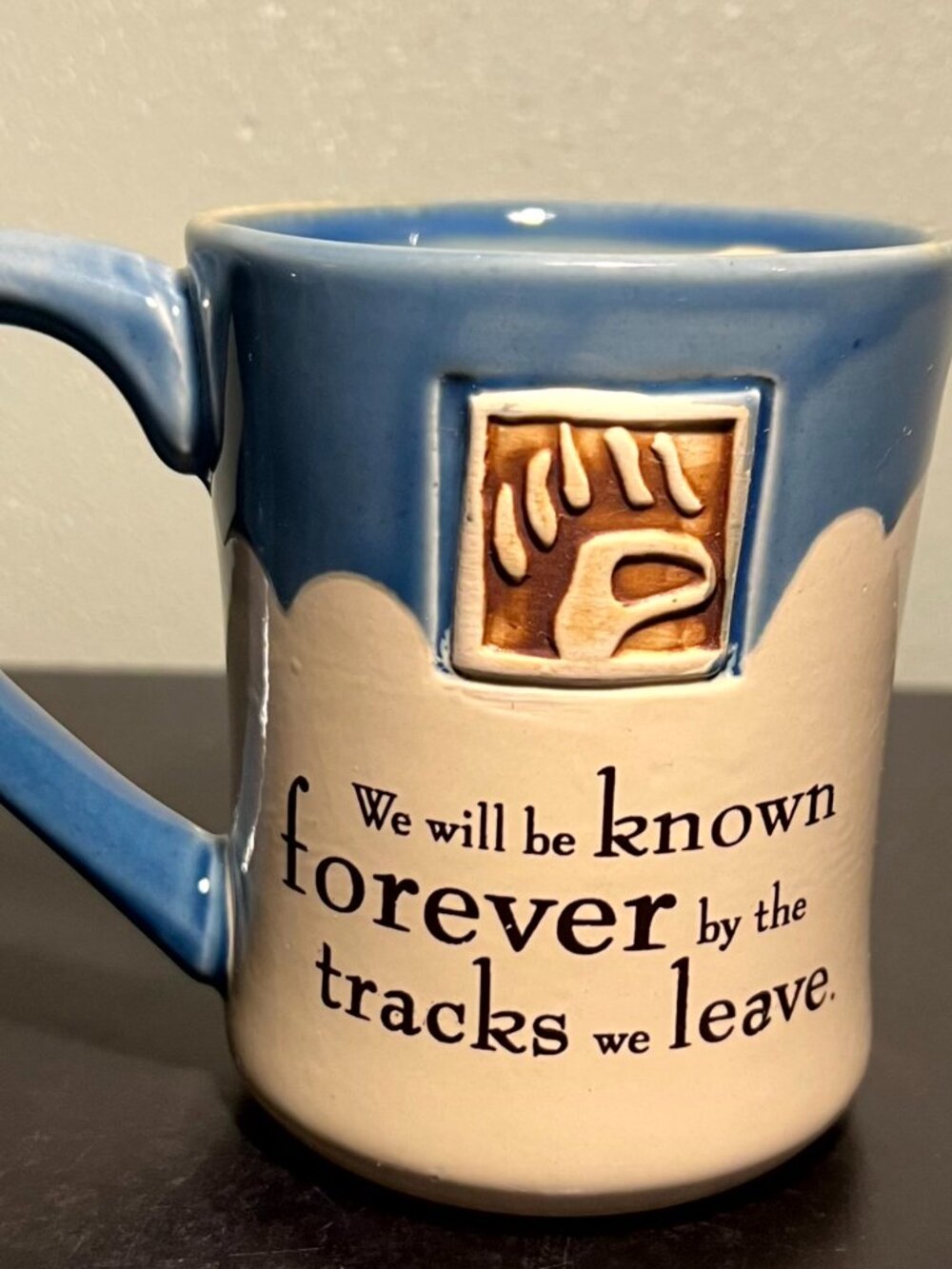 Big Sky Carvers Stoneware Bear Paw Track Coffee Mug Tea Cup Blue Beige 14oz